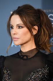 Underworld kate beckinsale kate beckinsale hair underworld selene underworld movies vampires hair color 2017 british costume female vampire beautiful actresses. Kate Beckinsale Loose Ponytail Kate Beckinsale Hair Lookbook Stylebistro