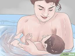 الولادة هي عملية خروج الجنين الناضج القابل للحياة خارج رحم الأنثى. Ø§Ù„ÙˆÙ„Ø§Ø¯Ø© ÙÙŠ Ø§Ù„Ø¨ÙŠØª Wikihow