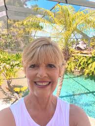 Great singer, songwriter and story teller performing in a near-perfect  environment.