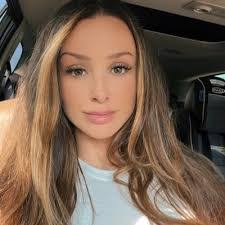 Chelsea Burris's Instagram, Twitter & Facebook