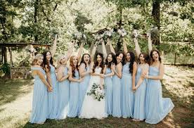 For versatile kleider & jumpsuits with classic styling and contemporary elegance, visit marks & spencer. Die Beliebten Farben Bei Der Hochzeit 11 Verschiedene Schattierungen Von Blauen Brautjungfernkleid Brautjungfernkleider Brautkleider Hochzeitskleider Babaroni Blog