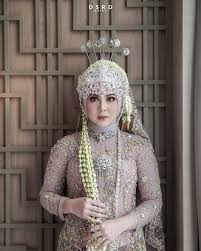 Check spelling or type a new query. Potret Artis Yang Menikah Dengan Adat Sunda