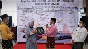 Memenangkan hadiah undian sangat berarti buat saya, katanya, saat perusahaan lotere itu memberitahukan hal itu kepadanya, pada 26. Infopublik Doorprize Satu Unit Mobil Oleh Bank Riau Kepri Cabang Siak Kepada Nasabah Pemenang Undian Bedelau