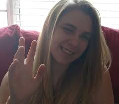 ISPOVEST DEVOJKE KOJA JE ISKOPALA SEBI OČI DOK JE BILA DROGIRANA: Danas  živi u TAMI i pokušava da se OČISTI (m)