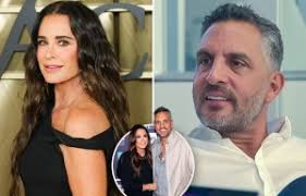 Hailey Bieber attends Vanity Fair's Oscars party without husband Justin  amid concerns for his health