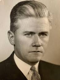 Charles Tuttle's Instagram, Twitter & Facebook