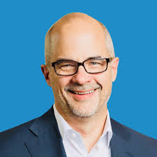 Sales strategies to level up your customer experience in 2025