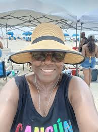 Brenda Derrick's Instagram, Twitter & Facebook