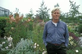 10 Garden Ideas To Steal From Superstar Dutch Designer Piet Oudolf Gardenista Garden Planning Garden Design Cottage Garden Plants