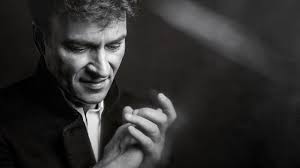In the most fragile moment of his life, tony carreira does not forget those who were unconditionally at his side, but he also does not forgive anyone who did not respect his pain for the. Cristina Ferreira Revista Cristina Tony Carreira Facebook