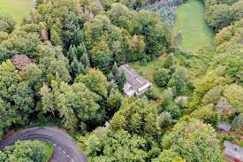 Wir haben 11 immobilien zum kauf in haus wald eifel ab 78.000 € für dich gefunden. Alleinlage Gewunscht Einfamilienhaus Als Refugium In Alleinlage Mit 11 700m Wald Und 6 Teichen Gutelhofer Immobilien