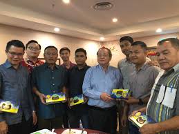 Ni le mase nye utk melepaskan rindu pada kwn2 yg mmg selama ni sentiasa di hati. Syahredzan Johan On Twitter Kemudian Limkitsiang Berbuka Puasa Bersama Dengan Warga Pdrm Ipd Johor Bahru Utara Dan Ipd Iskandar Puteri Juga Hadir Adun Skudai Sdr Tan Hong Pin Dan Ahli Ahli Majlis Mbip