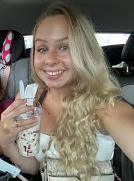 Looking for a hair stylist… one that doesn't charge an arm and a leg —- yes  I know it can be expensive but hear me out. Lol just looking for root touch