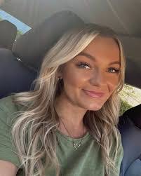 Betsy Haley's Instagram, Twitter & Facebook