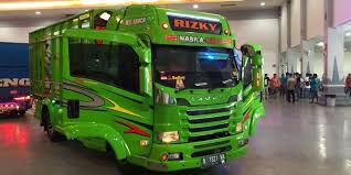 Download now modifikasi mobil ceper indonesia terbaru 2019 otomaniac. Isuzu Pamer Truk Modif Keren Di Jogjakarta Truck Festival 2018 Merdeka Com