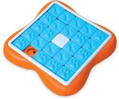 Nina ottosson dog puzzle reviews. Pet Supplies Outward Hound Nina Ottosson Challenge Slider Interactive Treat Puzzle Dog Toy Advanced Amazon Com