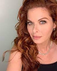 Donna Villari's Instagram, Twitter & Facebook