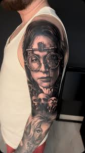 Made in one longer session, Pain is not an issue for my client 😅