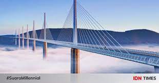 Banyak kalangan mempertanyakan nilai ekonomi dari proyek ini. 10 Jembatan Terpanjang Di Dunia Dengan Pemandangan Paling Menakjubkan