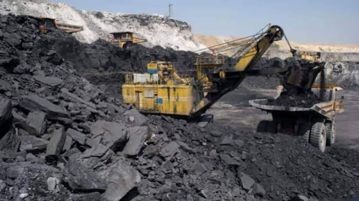 Coal stock power crisis: चार दिन का कोयला, फिर अंधेरी रात? कई पावर प्लांट्स में चंद दिनों का स्टॉक, जानिए नियम - Coal Stock in india 4 Days Left Know why Electricity