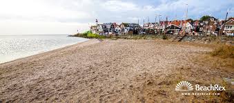 't is een vuurmaolig eilaand in de zuierzie. Strand Staversekade Urk Flevoland Niederlande Beachrex Com
