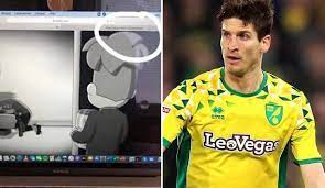Old trafford is the largest league ground in england and is one of the most iconic football venues in the world. 31 Year Old Premier League Star Super Embarrassing Scene The Picture Was Found But The P Station Label Netizen Spirited Guy Daydaynews