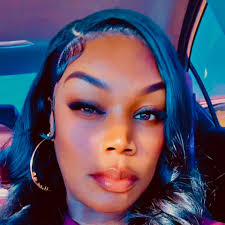 Jessica McLaughlin Hundley updated her profile picture.