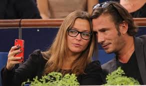 2020 camping paradis (tv series) patricia. Fabrice Michelin