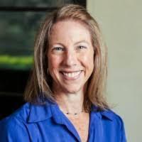 Elle Houston's Instagram, Twitter & Facebook