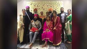 He proposed to her at the vegetarian restaurant where they had their first date, in front of friends, family, and members of the media that singh had invited. Ndp Leader Jagmeet Singh S Relationship Status No Longer A Secret Ctv News