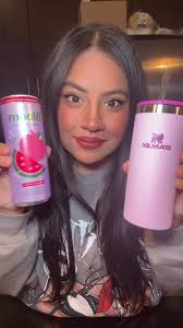 Hola Amiga! Les queria mostra este vasito de Stanley que me encanto! @Bloom  Nutrition @Stanley Brand #Holaamiga #stanley #stanleycup #stanley  #slimcancooler #pinkgirly #cherryblossom #bloom ...
