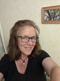 Arbutus Jr High School teacher catching up after retirement