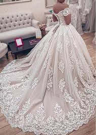 Viele angehende bräute schauen sich direkt nach der verlobung nach ihrem brautkleid um, denn. Luxus Brautkleider Prinzessin Spitze Hochzeitskleider Online Kaufen Brautkleider 2021 Brautkleider Brautkleider Abiballkleider Abendkleider Babyonlinedress De
