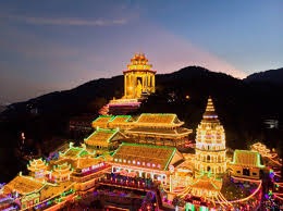 As we entered the temple there was a huge shop, selling a variety of souvenirs, food, and drinks. Kek Lok Si Temple Penang Reopens Today With Operating Hours From 8 30am 5 30pm Daily Penang Foodie