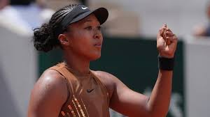 It's more than just fashion for Naomi Osaka in Paris. She's into the French Open 4th round