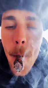 Hailey Bieber sends shady message to Justin