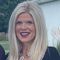 Tracy Sandmann's Instagram, Twitter & Facebook