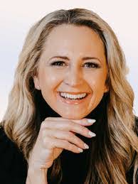 Sharon Aho's Instagram, Twitter & Facebook