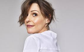 Suranne jones was born on august 27, 1978 in oldham, greater manchester, england as sarah anne jones. Herunterladen Hintergrundbild Suranne Jones Portrat Englische Schauspielerin Fotoshooting Weisses Kleid Englisch Star Sarah Anne Akers Fur Desktop Kostenlos Hintergrundbilder Fur Ihren Desktop Kostenlos