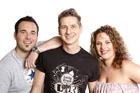 See more news aus nürnberg, erlangen, fürth und der region geht. Neue Morgenshow Bei Gong 97 1 In Nurnberg Die King Gong Show Radioszene