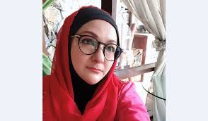 Dikecam kerana gambar mesra bersama aktor keith foo, ziela jalil mengakui anaknya turut menerima tempias. Showbiz Eizlan To Wed But Not To Me Ziela Jalil