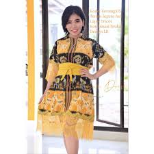 Model brokat dengan kain adat.terusan.com / 14+ contoh gambar model baju terusan terbaru 2017 : Model Baju Brokat Kombinasi Kain Tenun Pigura