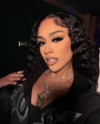 في هذه الأثناء GloRilla تقف خلف الصور التي نشرتها 😩 🤰🏾(SWIPE) ✍🏾:  TSRStaffTC