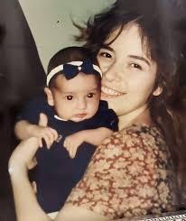 Feliz cumpleaños, Ana Dalai 👼🏻🪽 "Mi hija nació a las 5:10 de la mañana  del 10 de octubre de 1999 en Río de Janeiro, Brasil... Mi hija era hermosa,  blanca de cabellitos