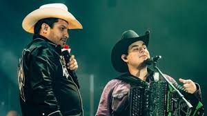 Ésta es la millonaria multa que Julión Álvarez y Alfredo Olivas pagarían  por cantar un narcocorrido prohibido en Chihuahua - Infobae
