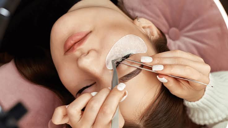 Extensão de cílios: tipos, cuidados e carreira - Negócios de Beleza - Beauty Fair