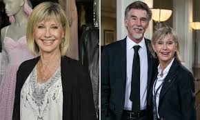 Olivia Newton John Reveals She Has Befriended Her Cancer And Is Asking It To Leave Daily Mail Online