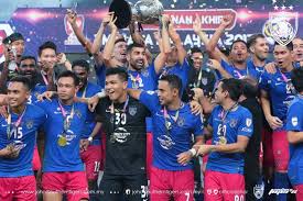 Persatuan ini menguruskan 2 pasukan yang bermain dalam liga malaysia iaitu johor darul takzim fc dalam liga super malaysia serta johor. Jdt Dedikasikan Piala Malaysia Kepada Allahyarham Datuk Suleiman