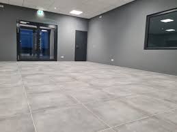 Bitte beachten sie, dass wir vom 30.7. Fliesen Holtermann