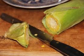 Fablifeshow 7.732 views5 year ago. The Secret To Shake Shucking Corn Without Leaving Any Silky Threads Food Hacks Wonderhowto